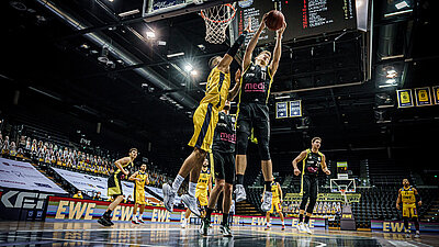 Vor der Länderspielpause warten noch die EWE Baskets Oldenburg auf medi bayreuth