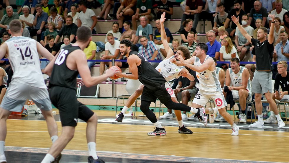 medi bayreuth gewinnt erstes Testspiel gegen die Nürnberg Falcons mit 88:79