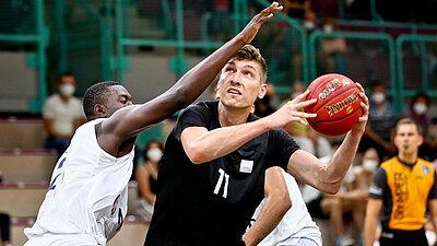 Heimsieg zum Start der Vorbereitung: medi gewinnt 1. Testspiel gegen Heidelberg mit 82:79