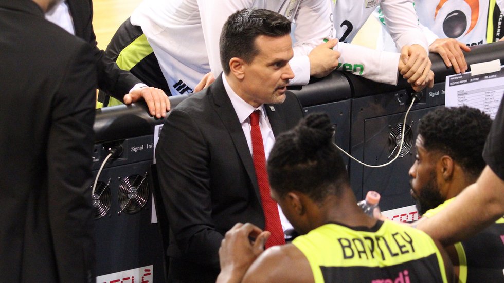 Head Coach Raoul Korner verlängert seinen Vertrag bei den HEROES OF TOMORROW