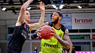 85:72 Sieg über die NINERS Chemnitz ist für medi der 4. in Folge und der 10. insgesamt!