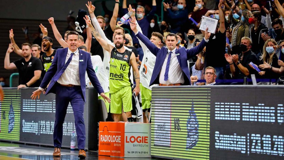 ENDLICH WIEDER MIT FANS IN DER OBERFRANKENHALLE
