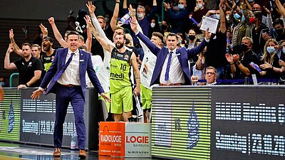 ENDLICH WIEDER MIT FANS IN DER OBERFRANKENHALLE