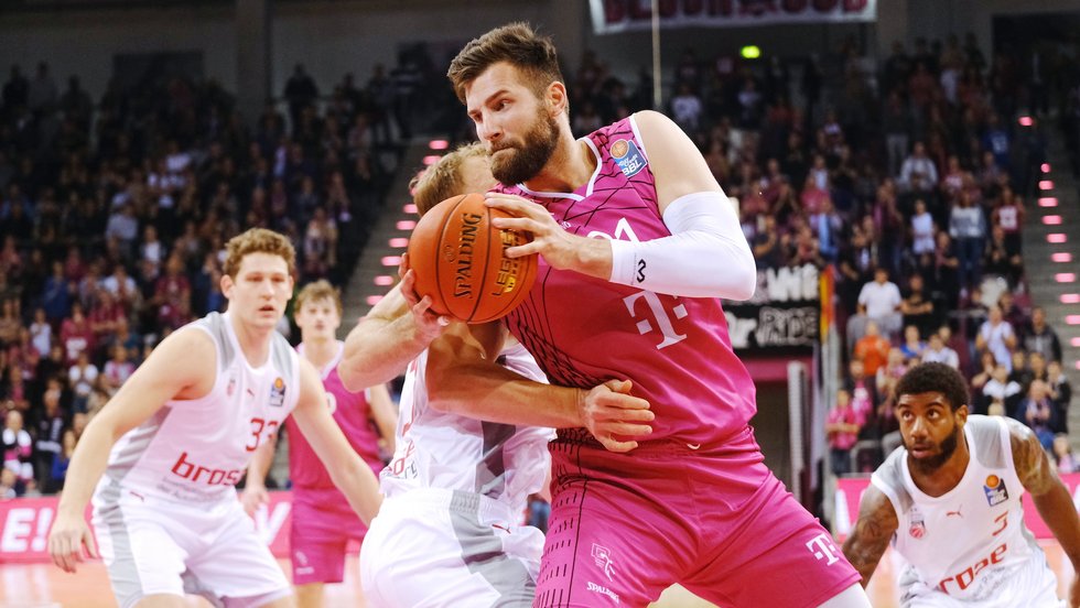 Abschluss der Hinrunde: medi bekommt es mit einem absoluten Schwergewicht der Liga zu tun