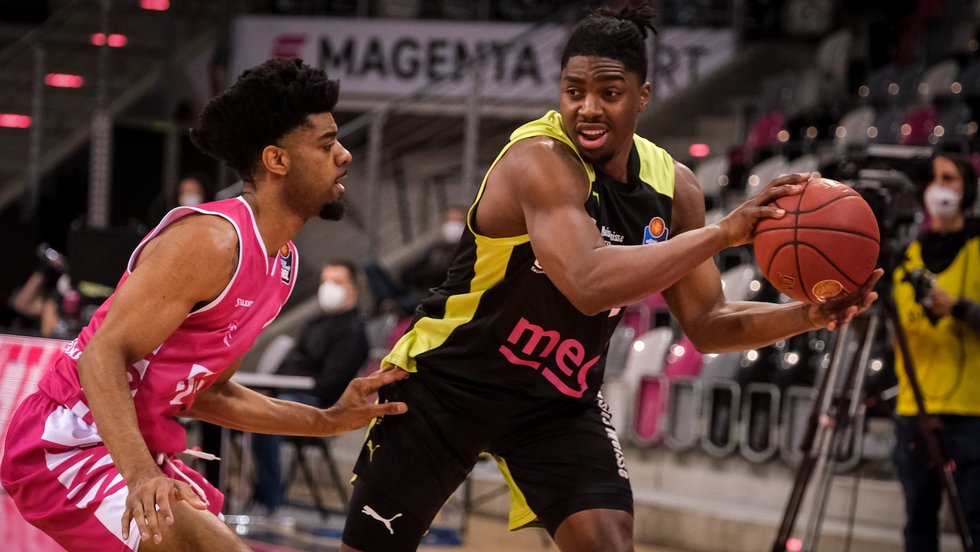 BIG WIN! medi bayreuth nimmt dank starker Teamleistung die Punkte aus Bonn mit