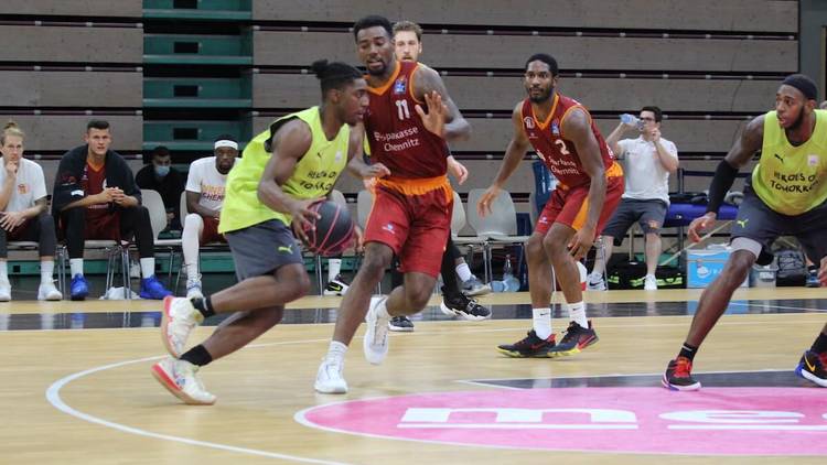 HEROES OF TOMORROW besiegen starken BBL-Aufsteiger aus CHEMNITZ