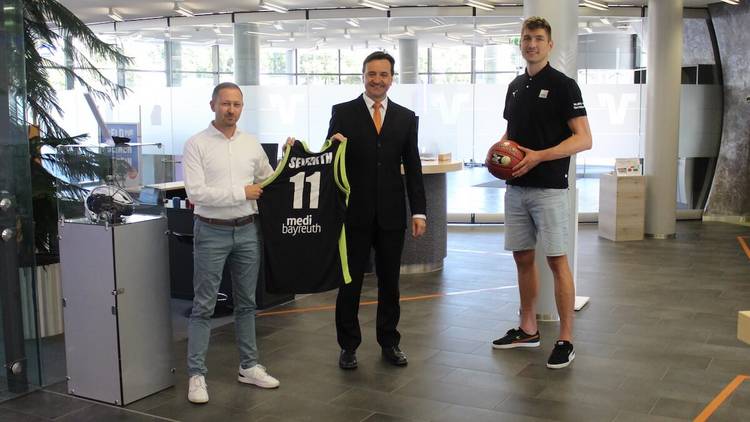 VR Bank Bayreuth-Hof bleibt den HEROES OF TOMORROW weiter treu