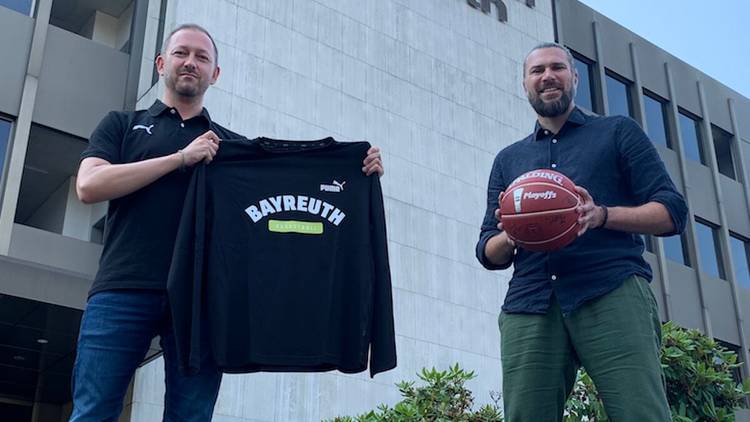Maisel‘s Weisse-Schriftzug ziert die Trikothose der HEROES OF TOMORROW