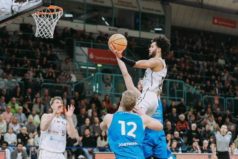 BBC Bayreuth kämpft die PS Karlsruhe LIONS nieder